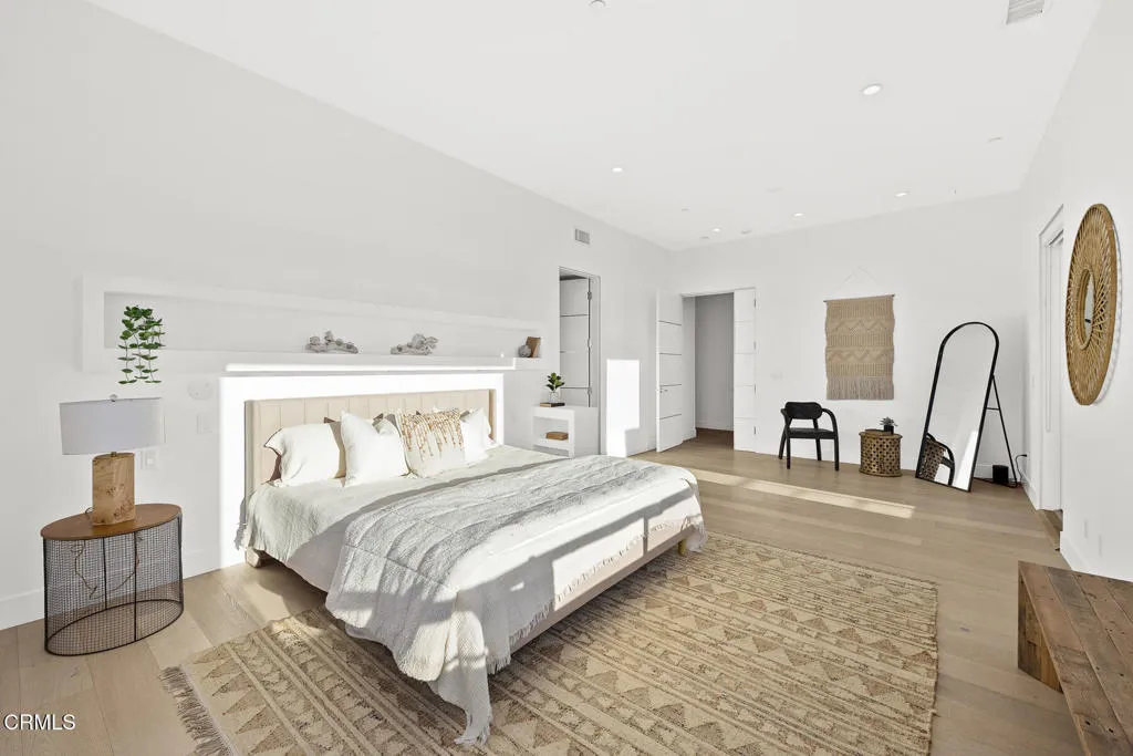 2336 Hidalgo Avenue, Los Angeles, California 90039 home-pic-46